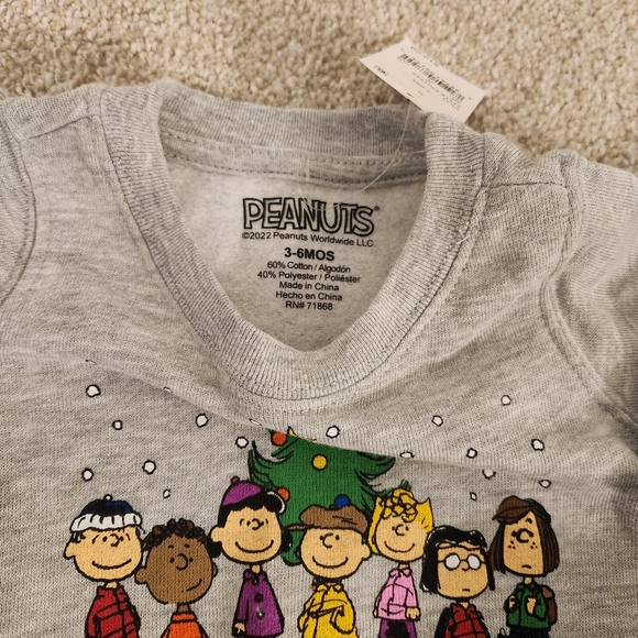 New with tags! Bundle of 2 Baby's Christmas Sweatshirts size 3-6M - Picture 4 of 5